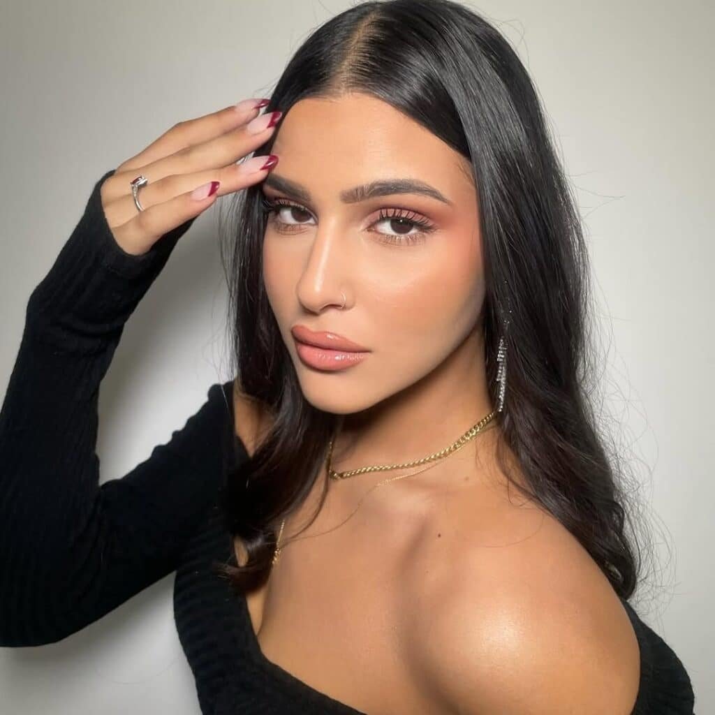 Freelance Model in Cyprus for hire
