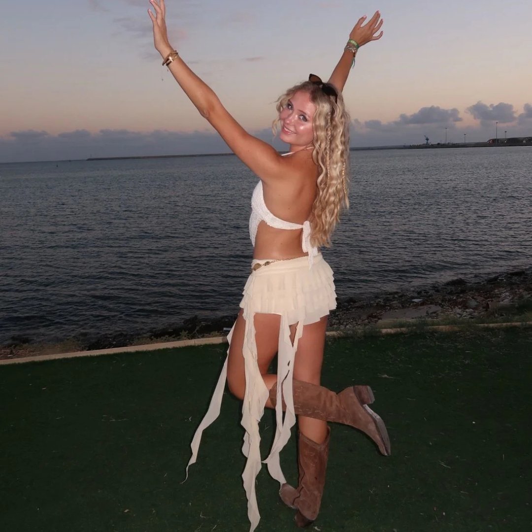 Anna-female-model-for-hire-in-Cyprus (8)