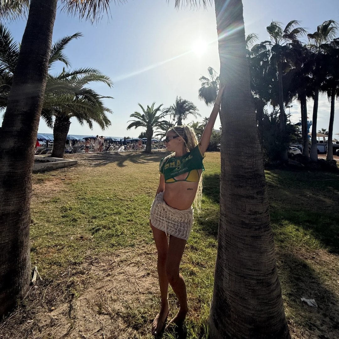 Natália-female-model-for-hire-in-Cyprus (10)