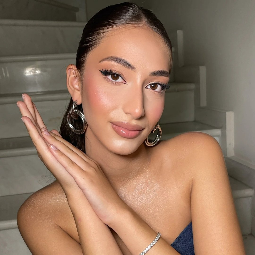 Valeria-female-model-for-hire-in-Cyprus