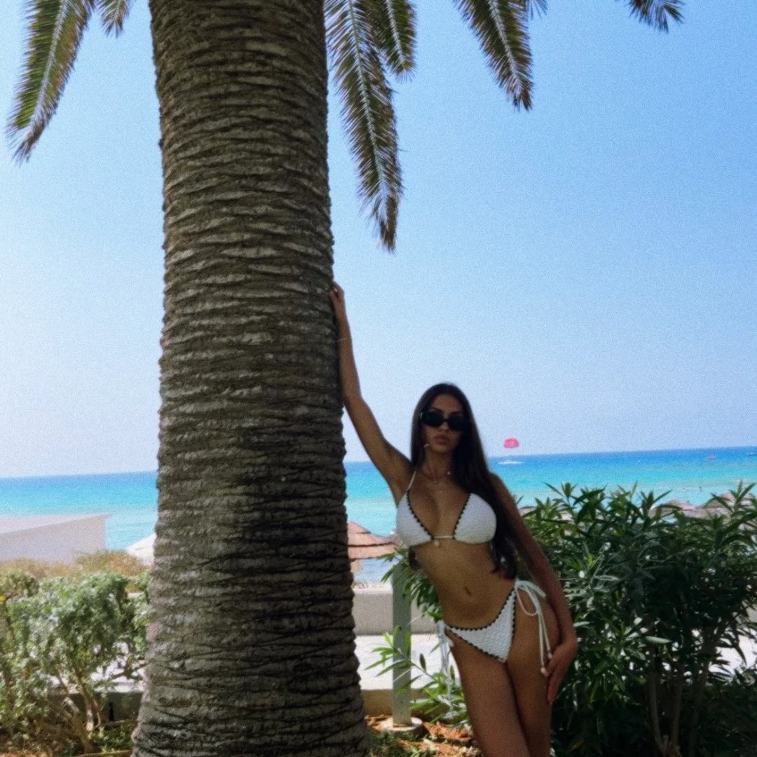 Silvia-female-model-for-hire-in-Cyprus (6)