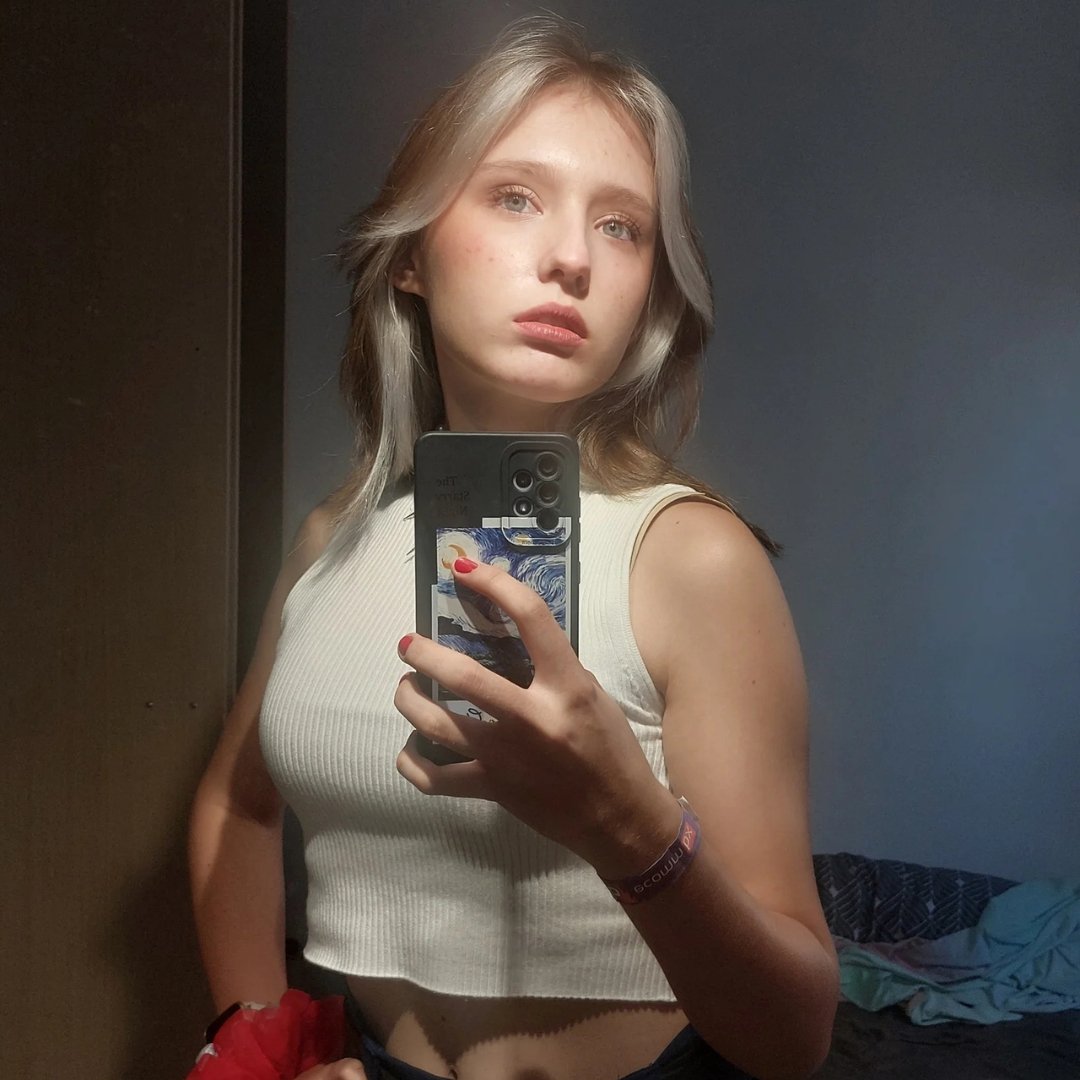 Юная модель для найма на Кипре