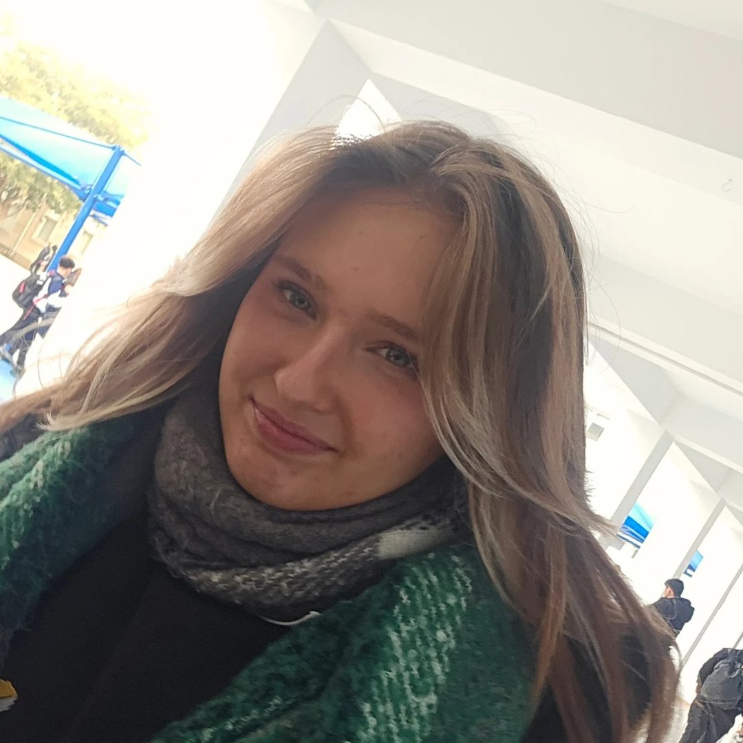 Юная модель для найма на Кипре